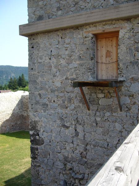 Tür im Bergfried